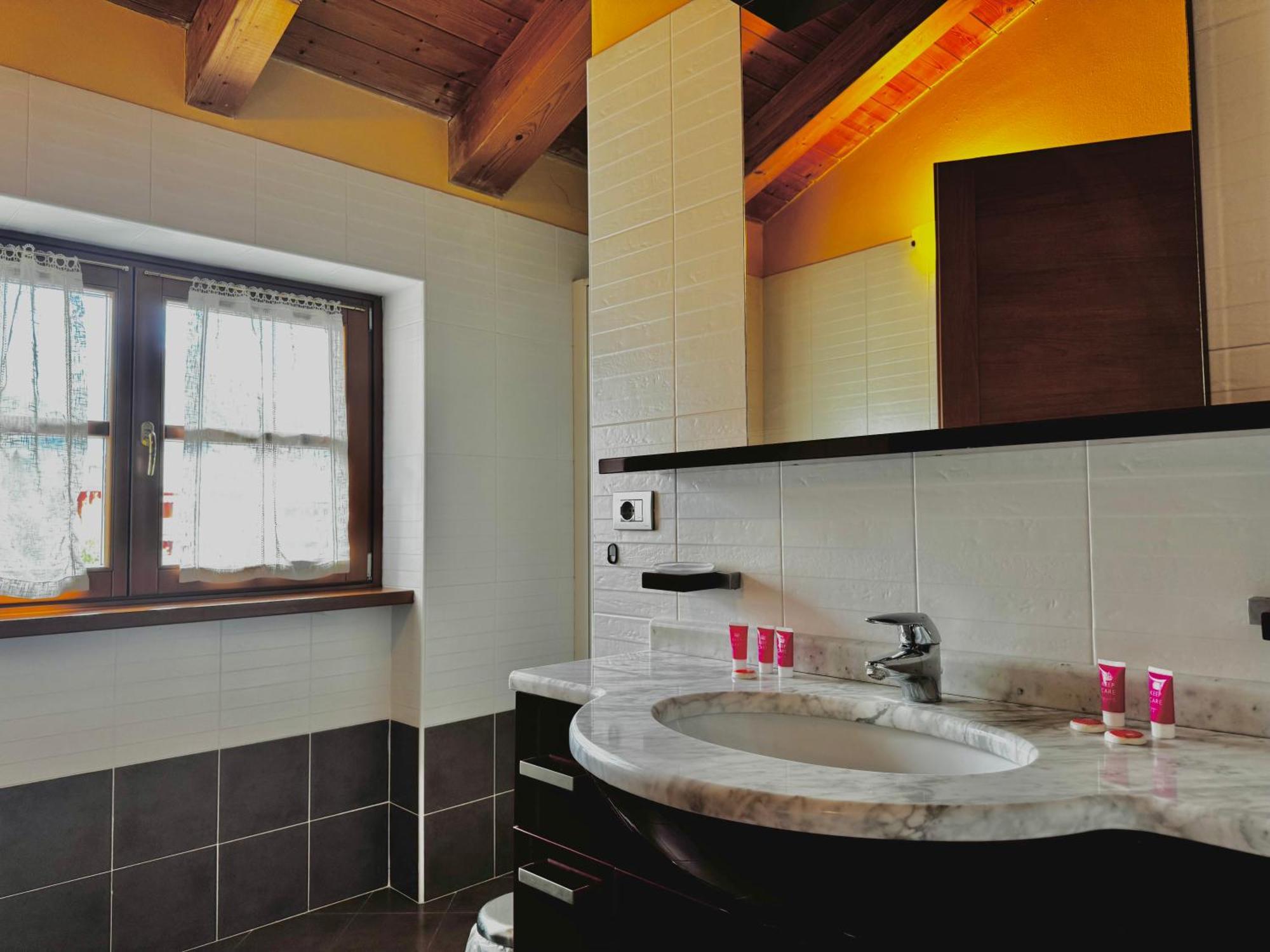 Sweet Spot Aparthotel Riva del Garda Buitenkant foto